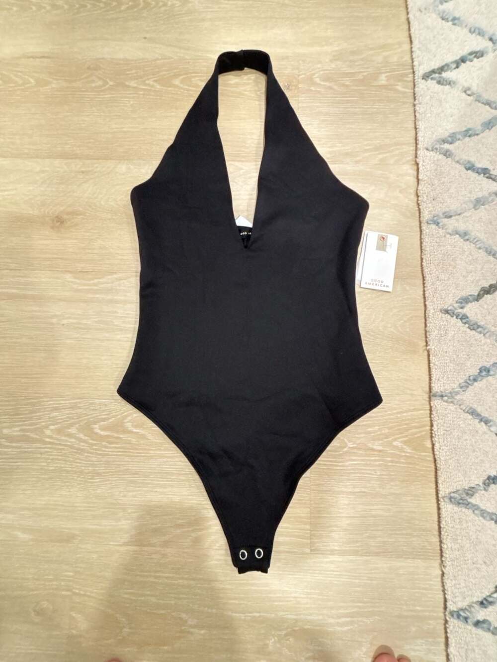 Good American Halter V-Neck Bodysuit Size M Black